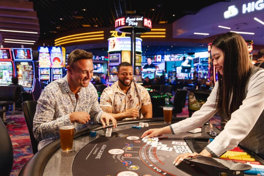 Cẩm nang chuẩn bị câu hỏi, ảnh chụp lỗi và mốc thời gian để tự tra cứu hoặc liên hệ hỗ trợ – minh họa Hỗ trợ